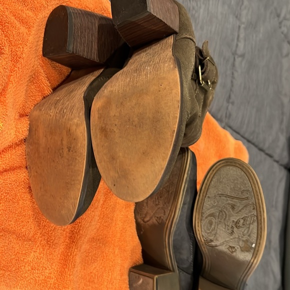 2 pairs of Roxy Boots Womens SZ 7 Ankle Bootie GREY/brown Leather Round Toe - Picture 3 of 6